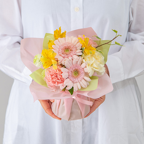 【ペットのお供え用】そのまま飾れるブーケ「お花に想いを託して」とお線香
