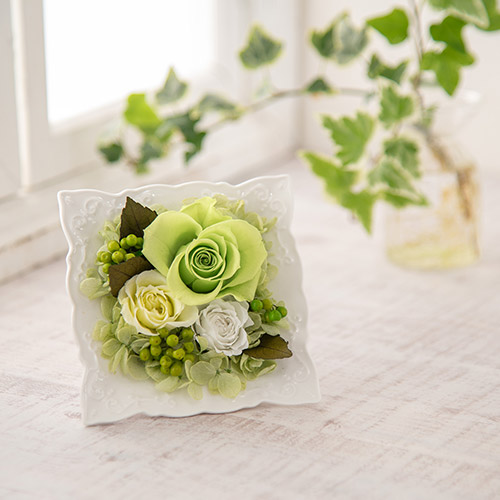 【最短翌日届け】プリザーブドアレンジメント「プティットフルール・ヴェール」