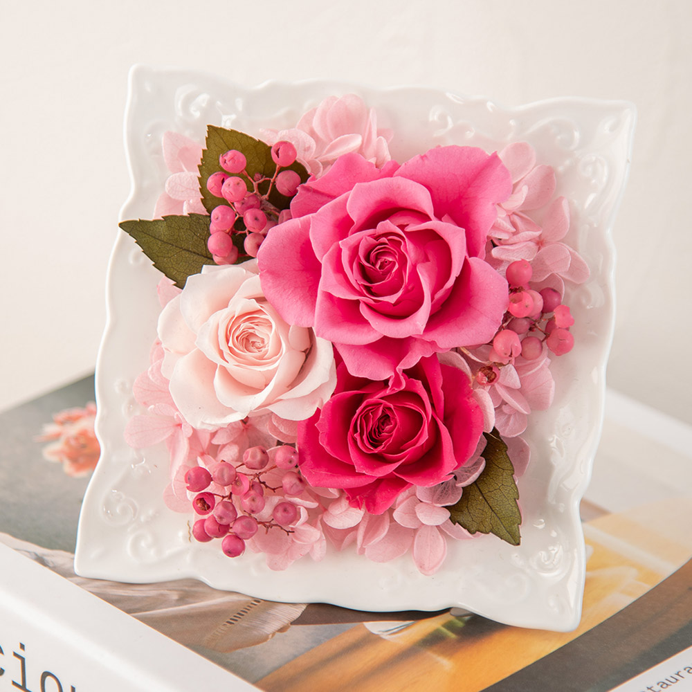 【最短翌日届け】プリザーブドアレンジメント「プティットフルール・ローズ」