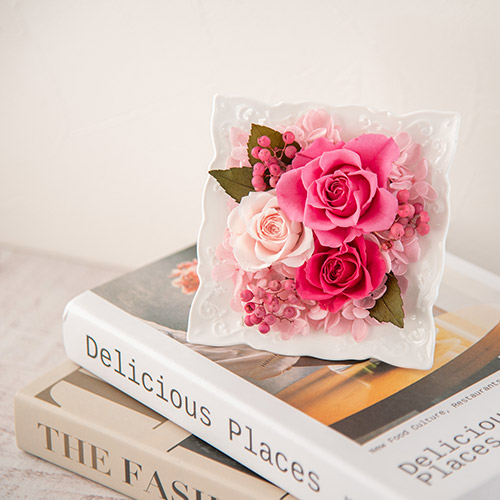 【最短翌日届け】プリザーブドアレンジメント「プティットフルール・ローズ」