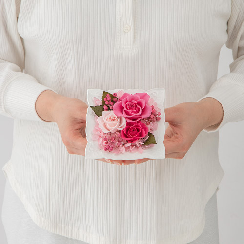 【最短翌日届け】プリザーブドアレンジメント「プティットフルール・ローズ」