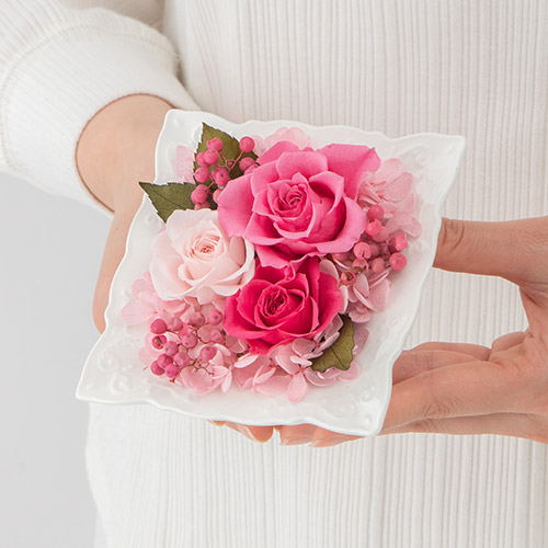 【最短翌日届け】プリザーブドアレンジメント「プティットフルール・ローズ」