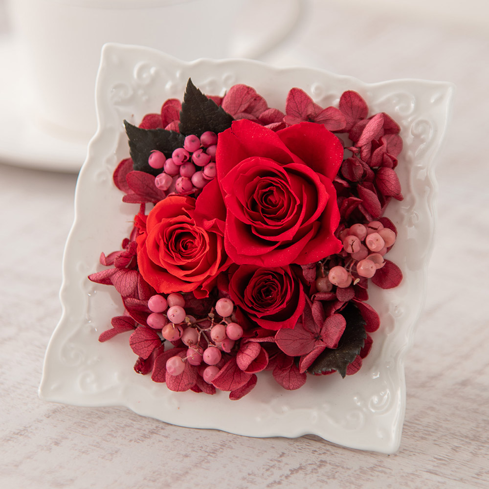 【最短翌日届け】プリザーブドアレンジメント「プティットフルール・ルージュ」