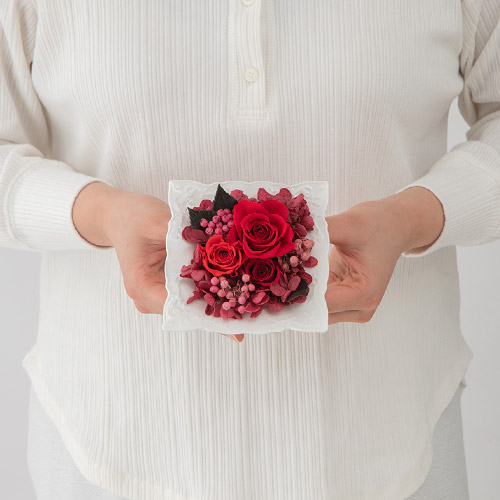 【最短翌日届け】プリザーブドアレンジメント「プティットフルール・ルージュ」