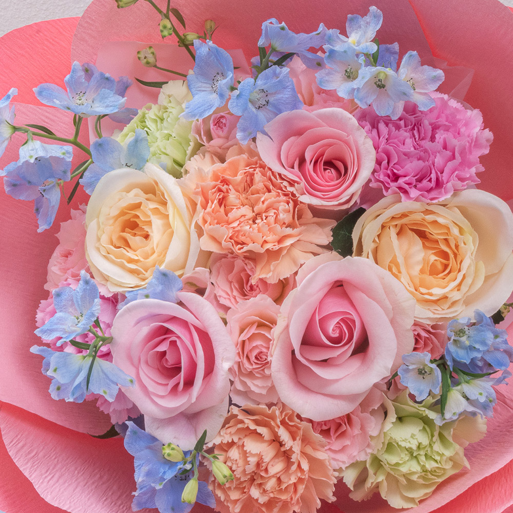 母の日 花の形をした花束「ペタロ・カーネーション シュトラール」