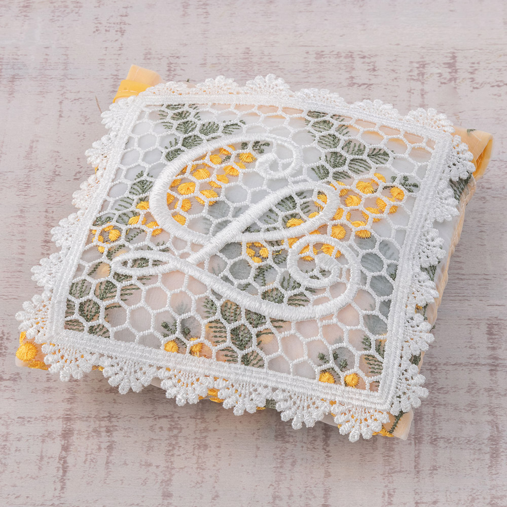 母の日 近沢レース店「ミモザ刺繍サブバック」とアレンジメントのセット