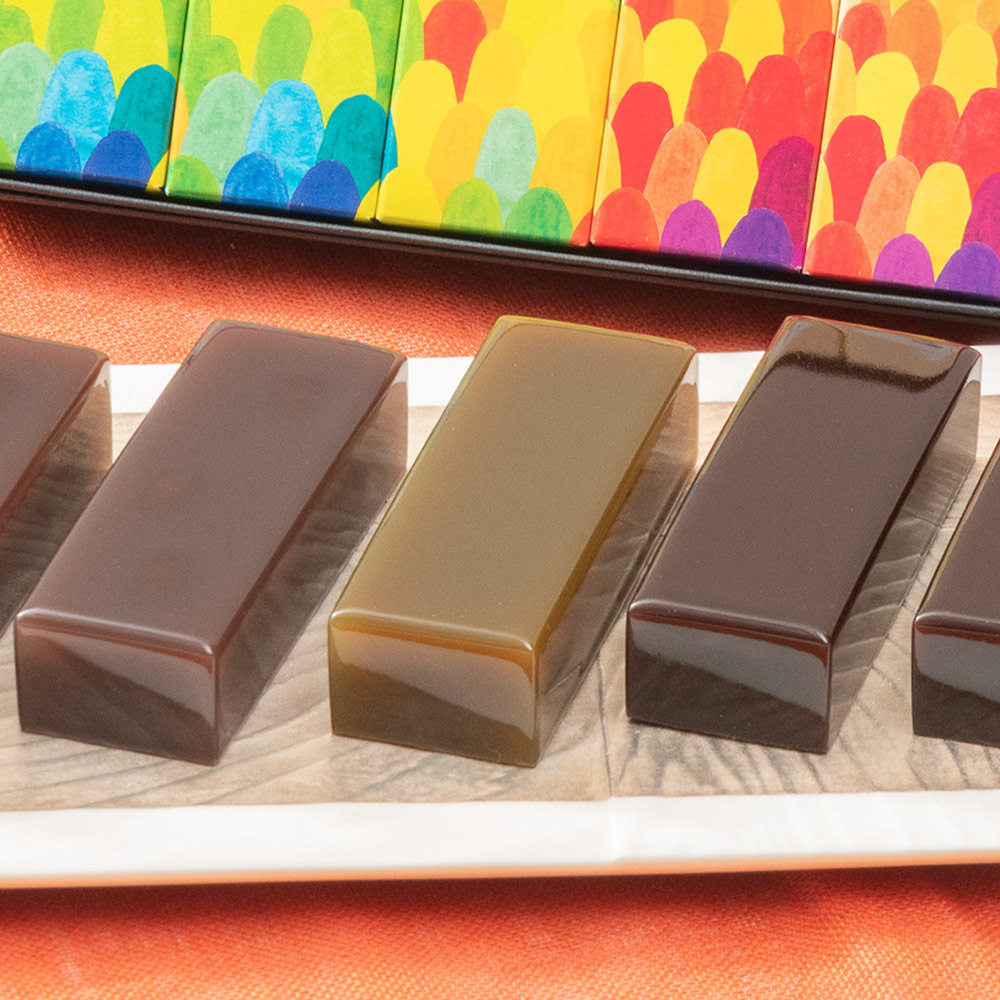 敬老の日 とらや「秋パッケージ小形羊羹 」とアレンジメントのセット