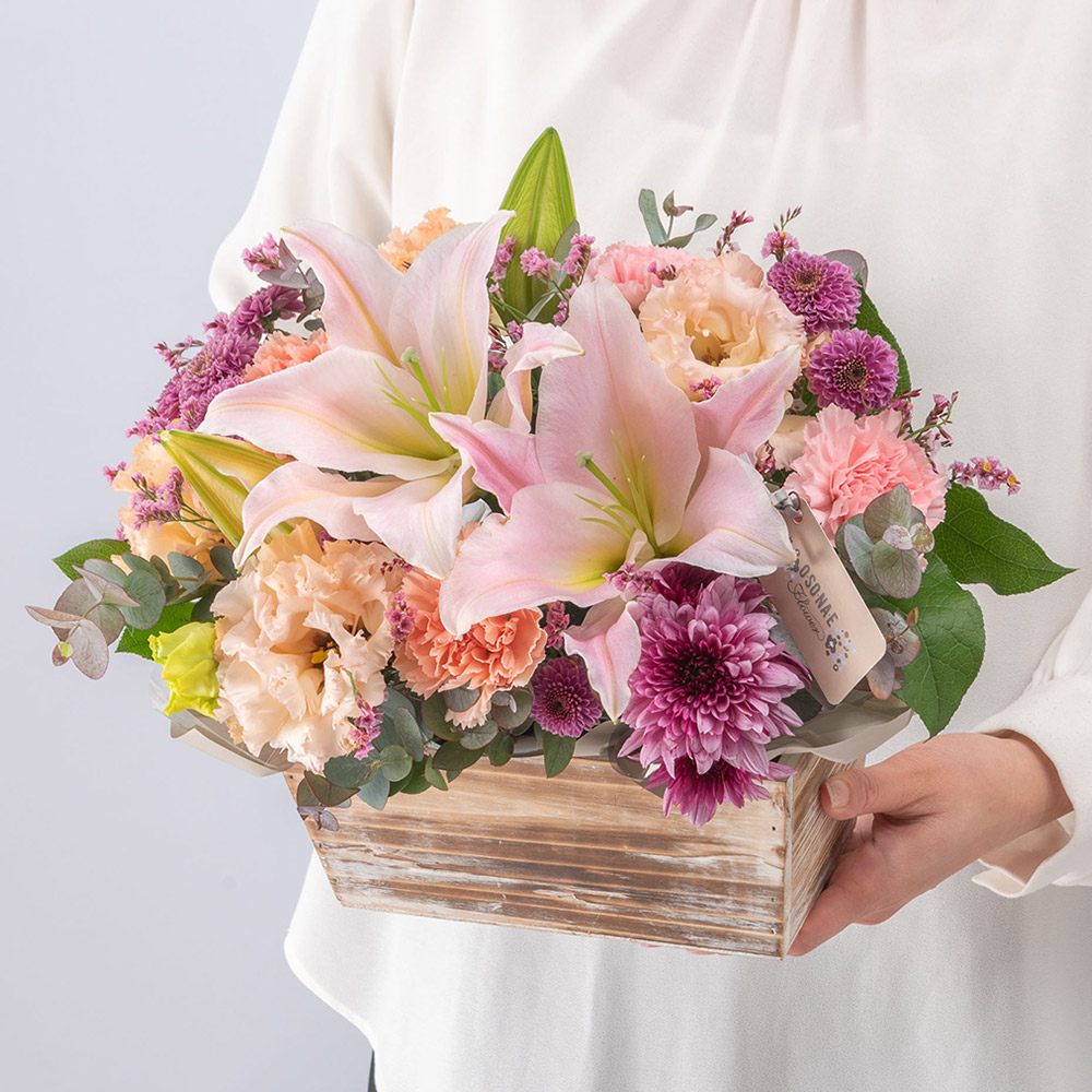 【お供え用】 O･SO･NA･E flower ｢春のウッドボックスアレンジメント｣
