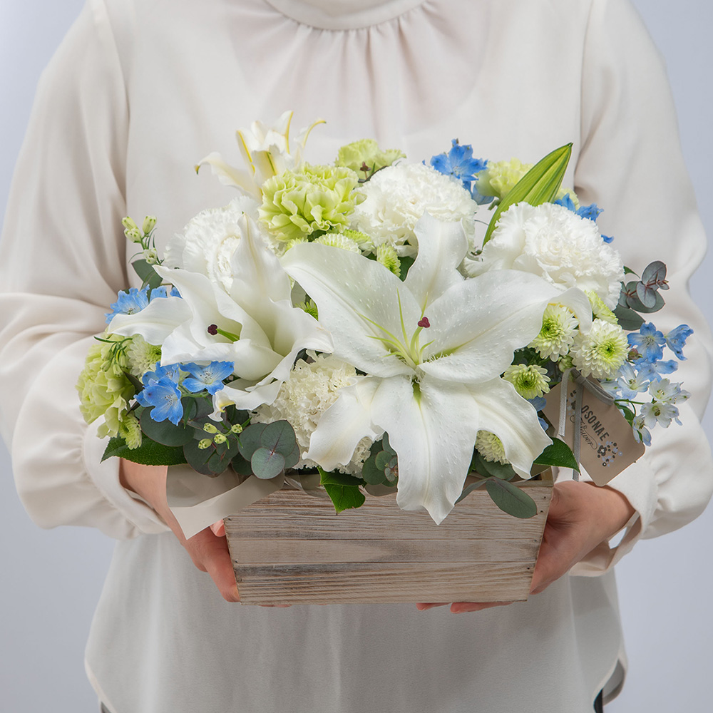 【お供え用】 O・SO・NA・E flower 「6月のウッドボックスアレンジメント」
