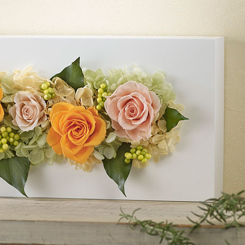 【最短翌日届け】プリザーブド＆アーティフィシャルアレンジメント「ローズブロッサム・ピュアオレンジ」（ホワイト）