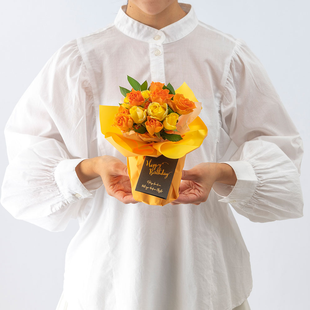 メロディボックス花束「ローズハッピーバースデー」（イエロー・オレンジ）【沖縄届不可】