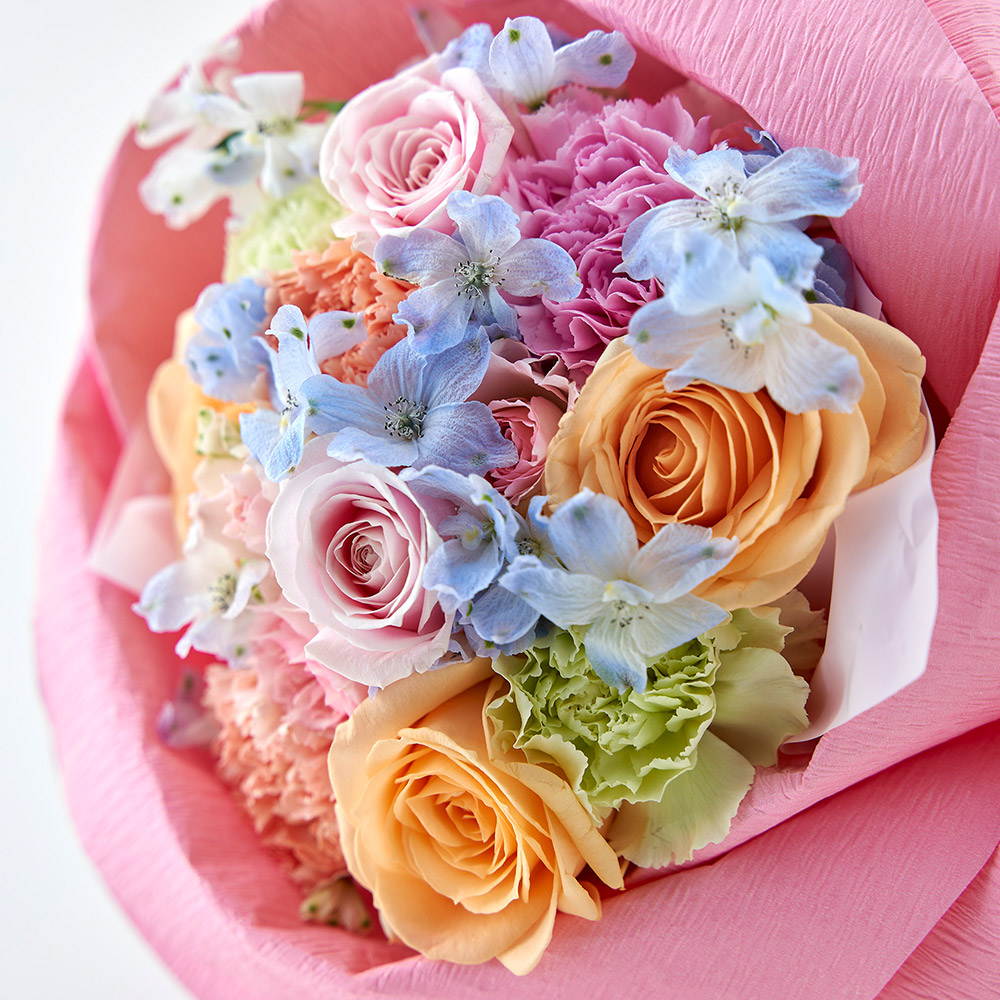 バラの形の花束ペタロ・ローザ「フェミニンミックス」