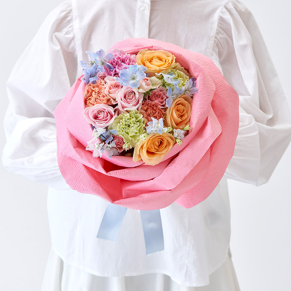 バラの形の花束ペタロ・ローザ「フェミニンミックス」