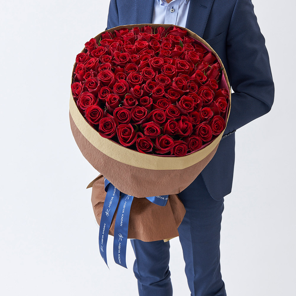 100本の赤バラの花束「アニバーサリーローズ」