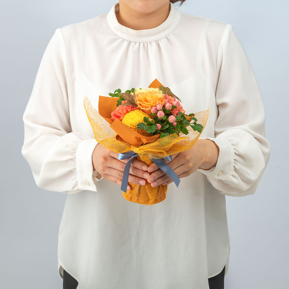 9月旬の花 バラ そのまま飾れるブーケ「ミーチェ」