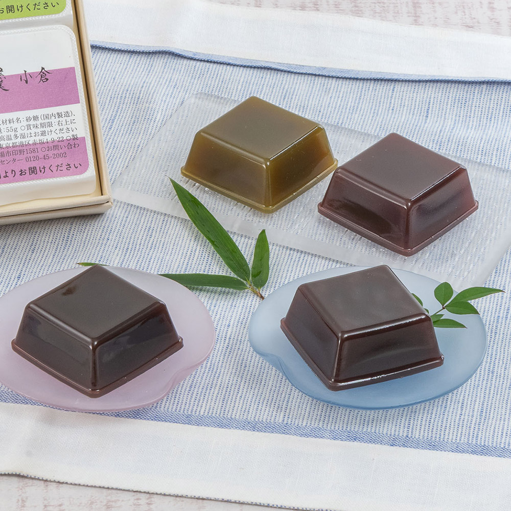 【お供え用】 とらや「水羊羹6個入」とアレンジメントのセット