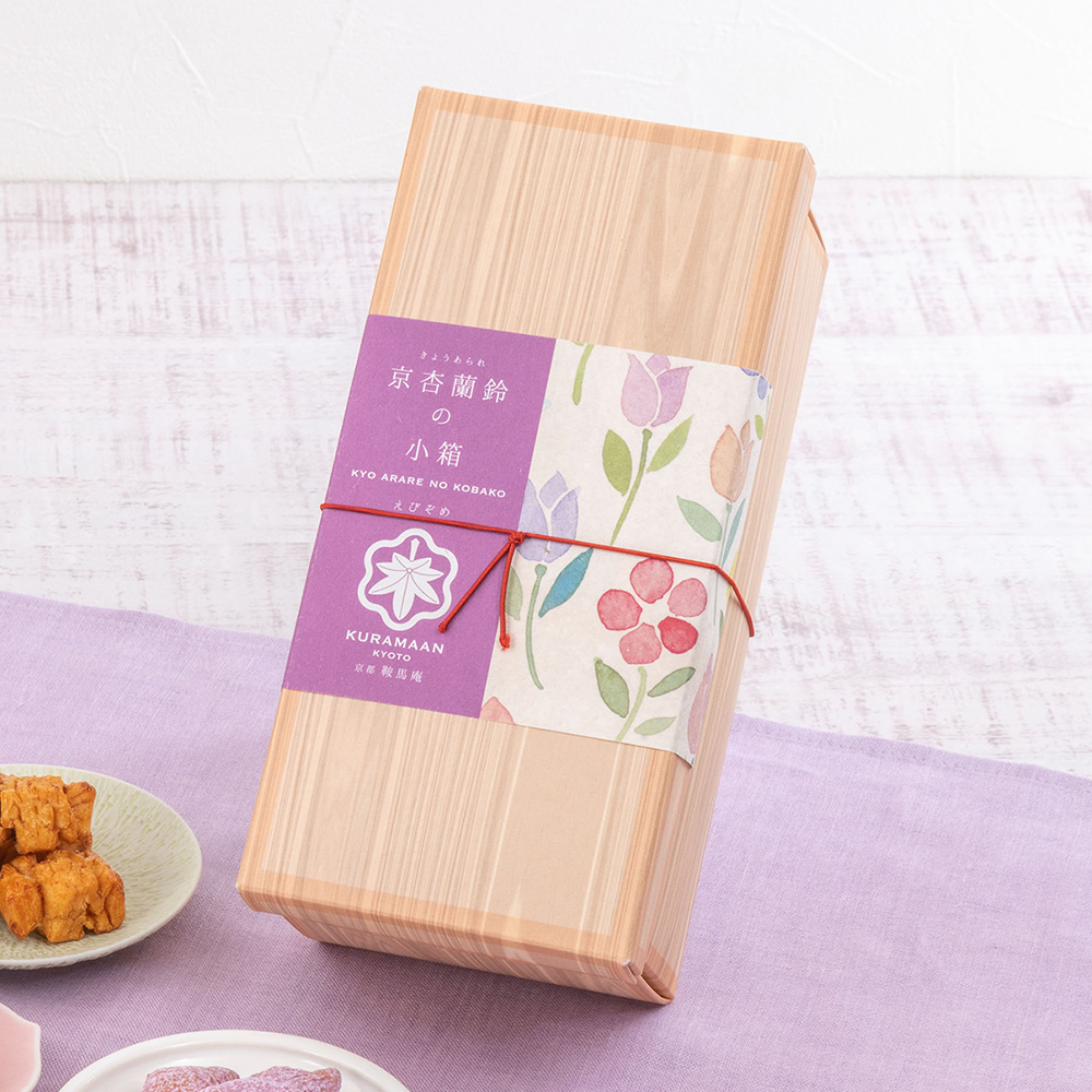 【お供え用】 藤澤永正堂「京杏蘭鈴の小箱」とそのまま飾れるブーケのセット