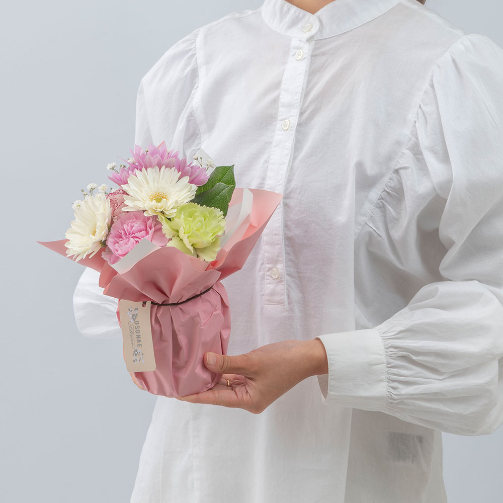 【母の日まだ間に合う】【お供え用】O･SO･NA･E flower 亡き母に贈るそのまま飾れるブーケ