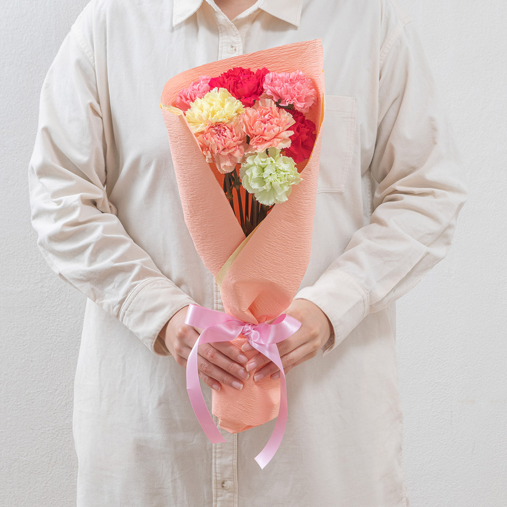 【母の日まだ間に合う！】 ミックスカーネーションの花束「感謝の気持ち」