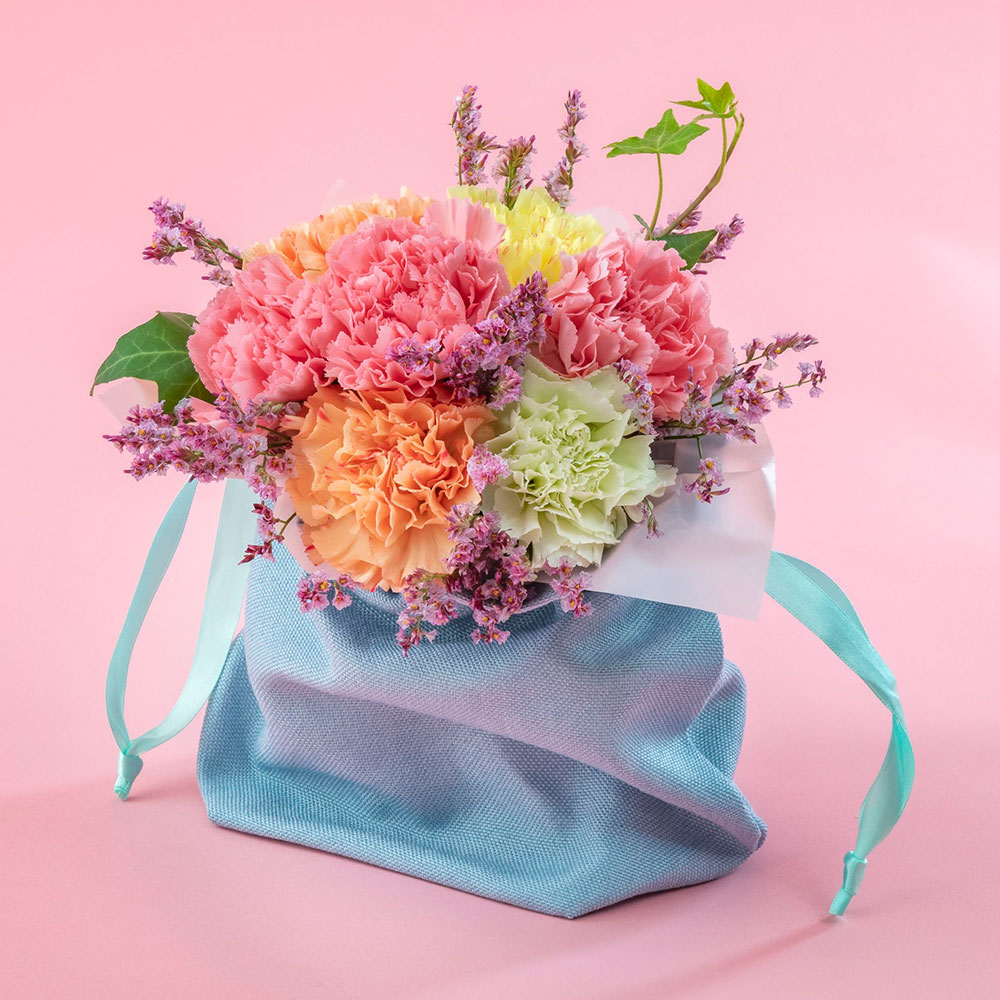【母の日まだ間に合う！】 バルーン「LOVE YOU MOM」とそのまま飾れるブーケ【沖縄届不可】