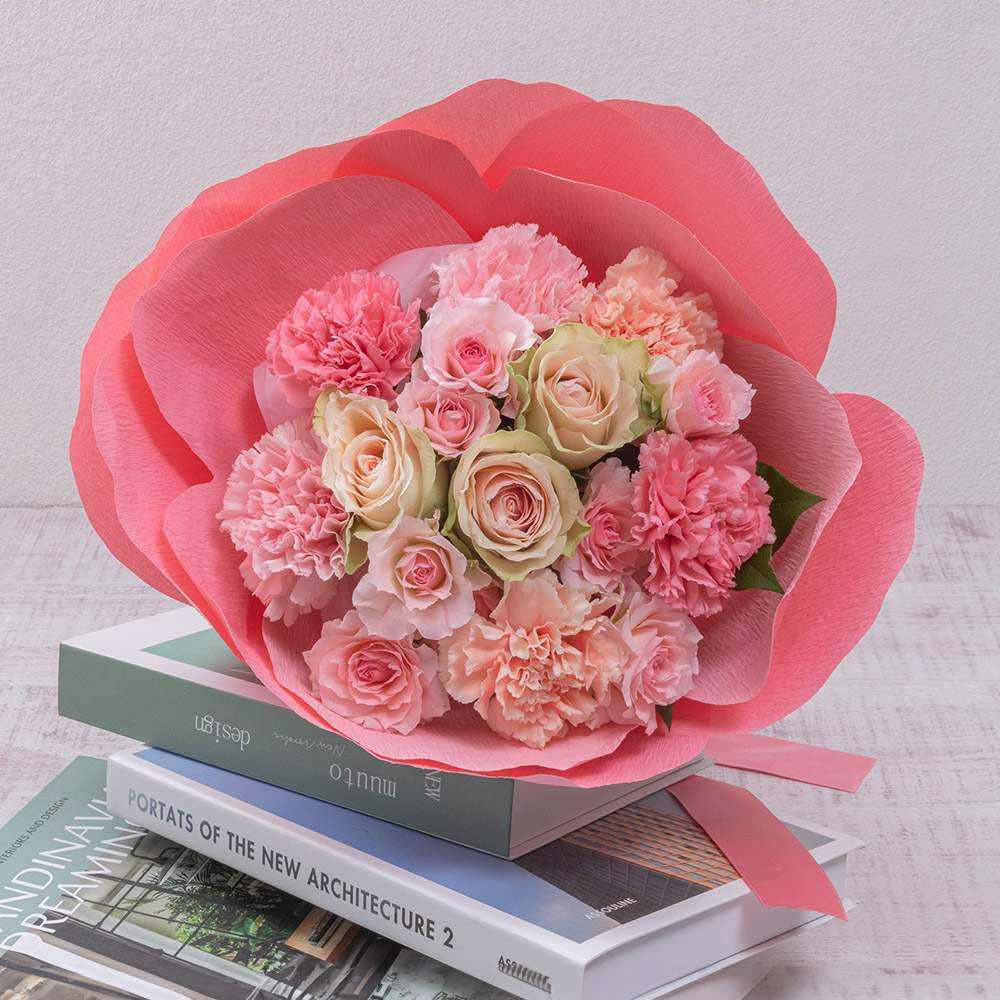 母の日 花の形をした花束「ペタロ・カーネーション シュクレ」