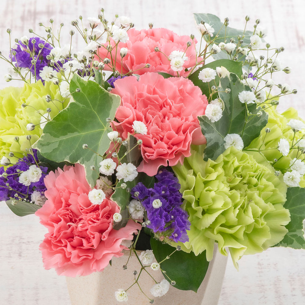 【お供え用】亡き母に贈るアレンジメントとカーネーションの香りのお線香のセット