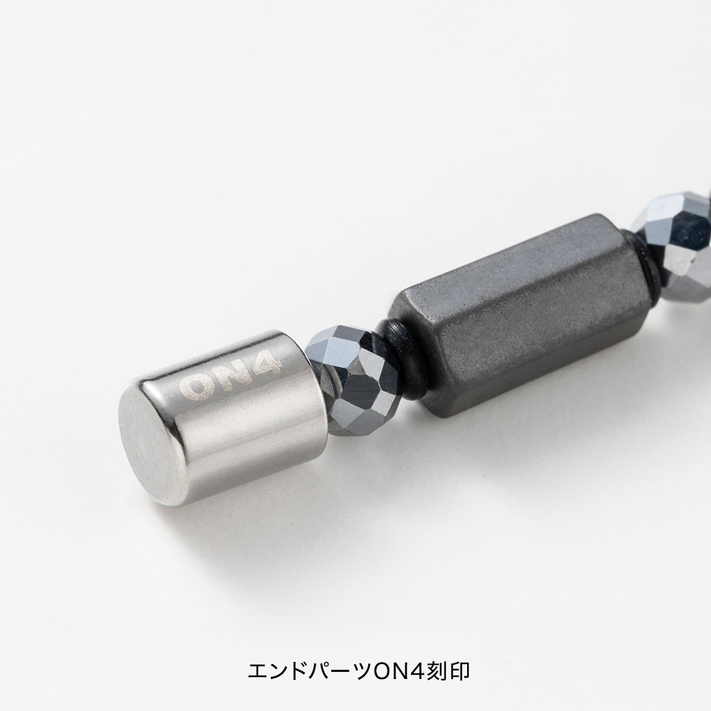 【母の日まだ間に合う！】 父母セット 磁気ネックレスとアレンジメントのセット