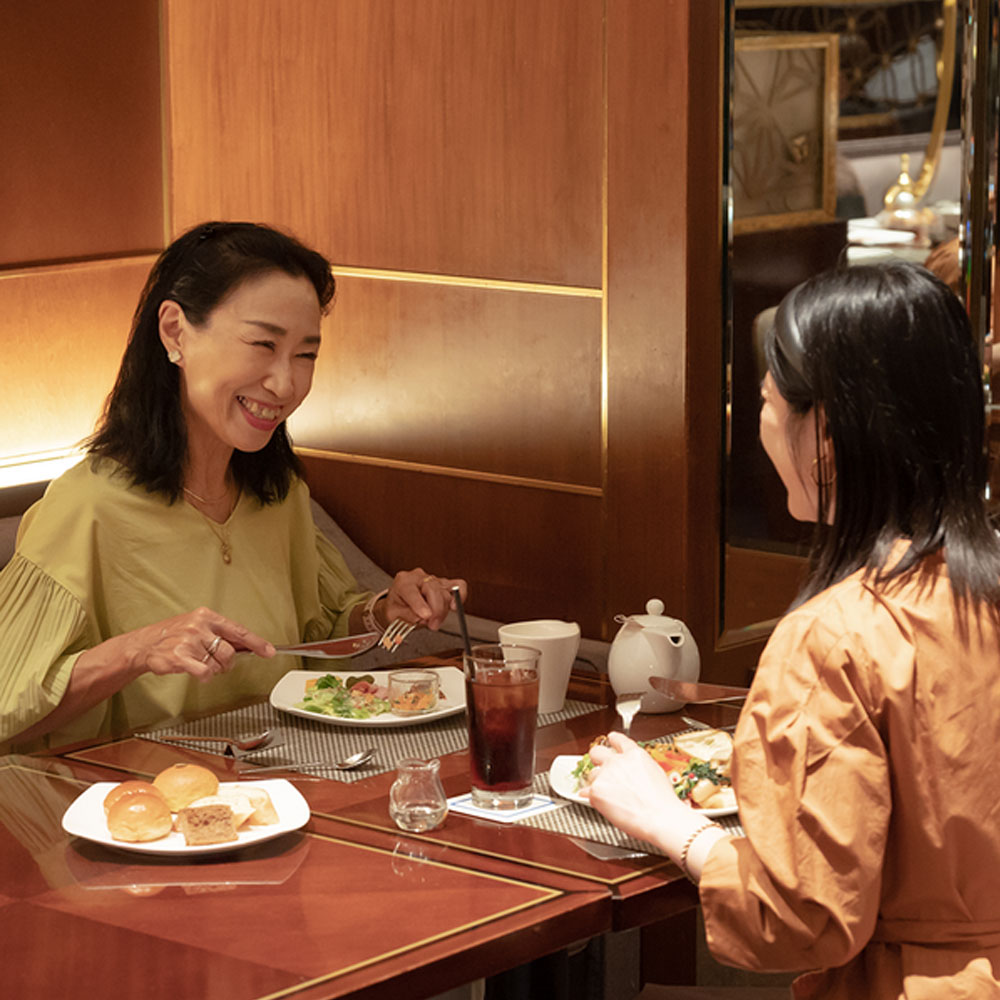 母の日 父母セット ソウ・エクスペリエンス「ホテルランチギフト」とアレンジメントのセット