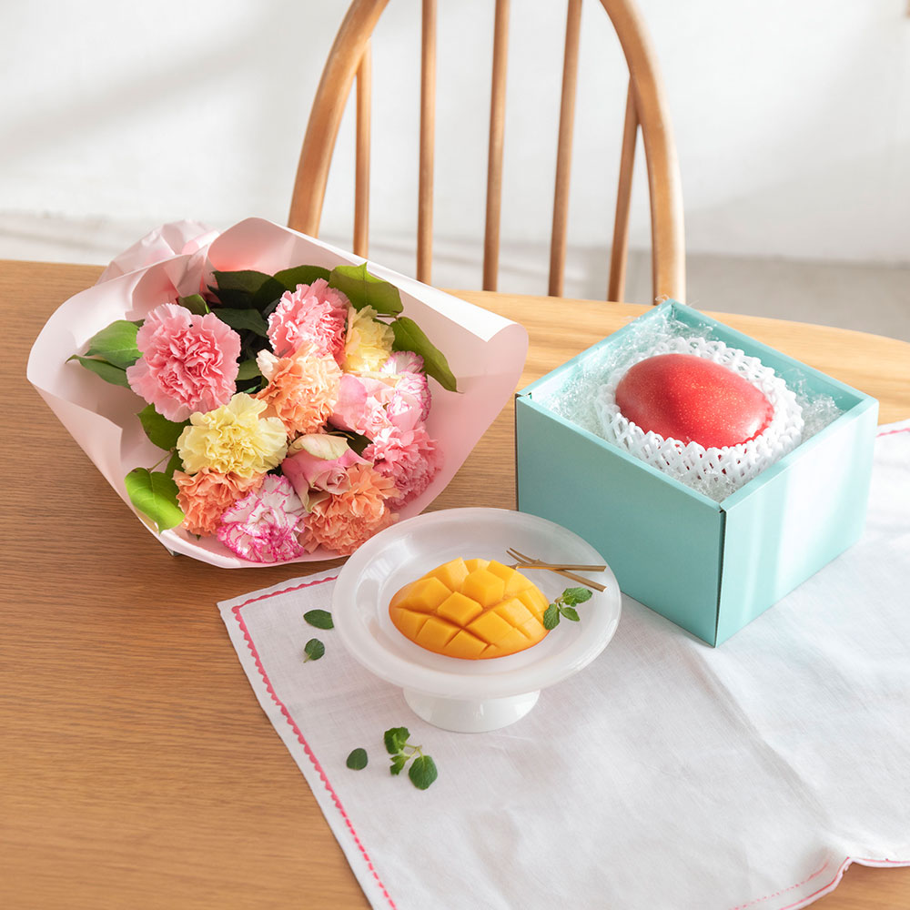 母の日 銀座千疋屋「マンゴー」と花束のセット（果物別送）