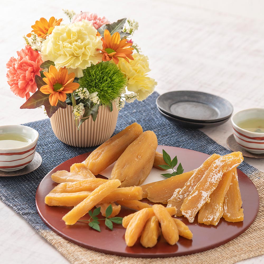 【敬老の日まだ間に合う！】 敬老の日 幸田商店「干し芋ギフト」とアレンジメントのセット