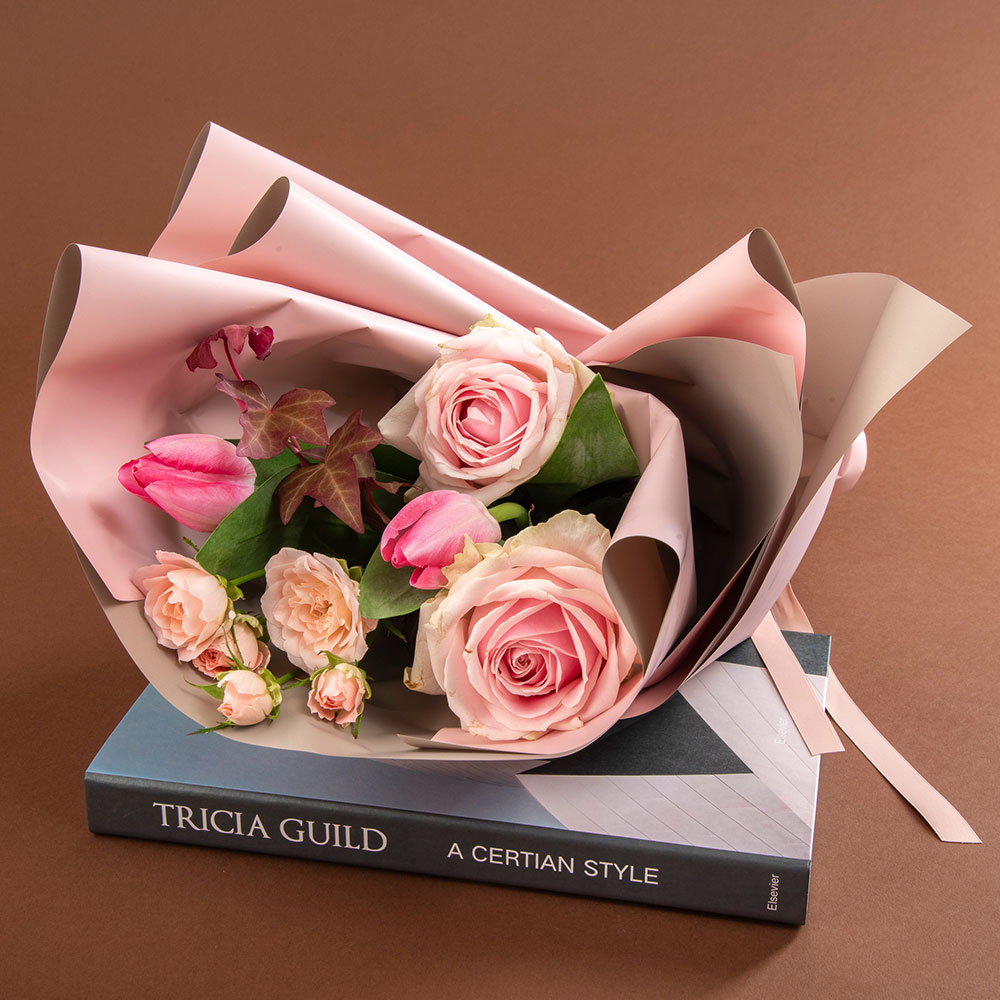 クリスマス TOKYO TULIP ROSE「チューリップローズ6個入り」と花束のセット