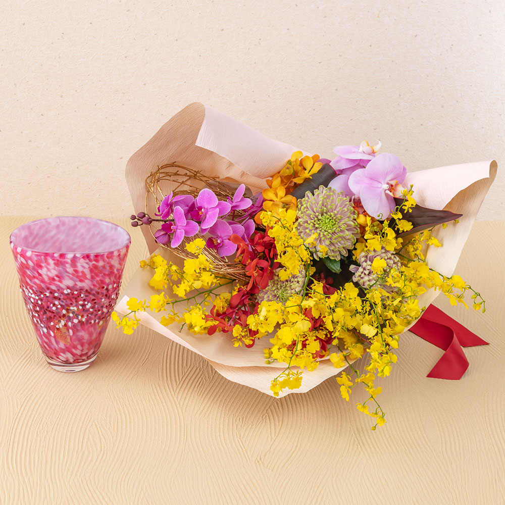 お正月 津軽びいどろ「弘前桜 花あかり」と花束のセット