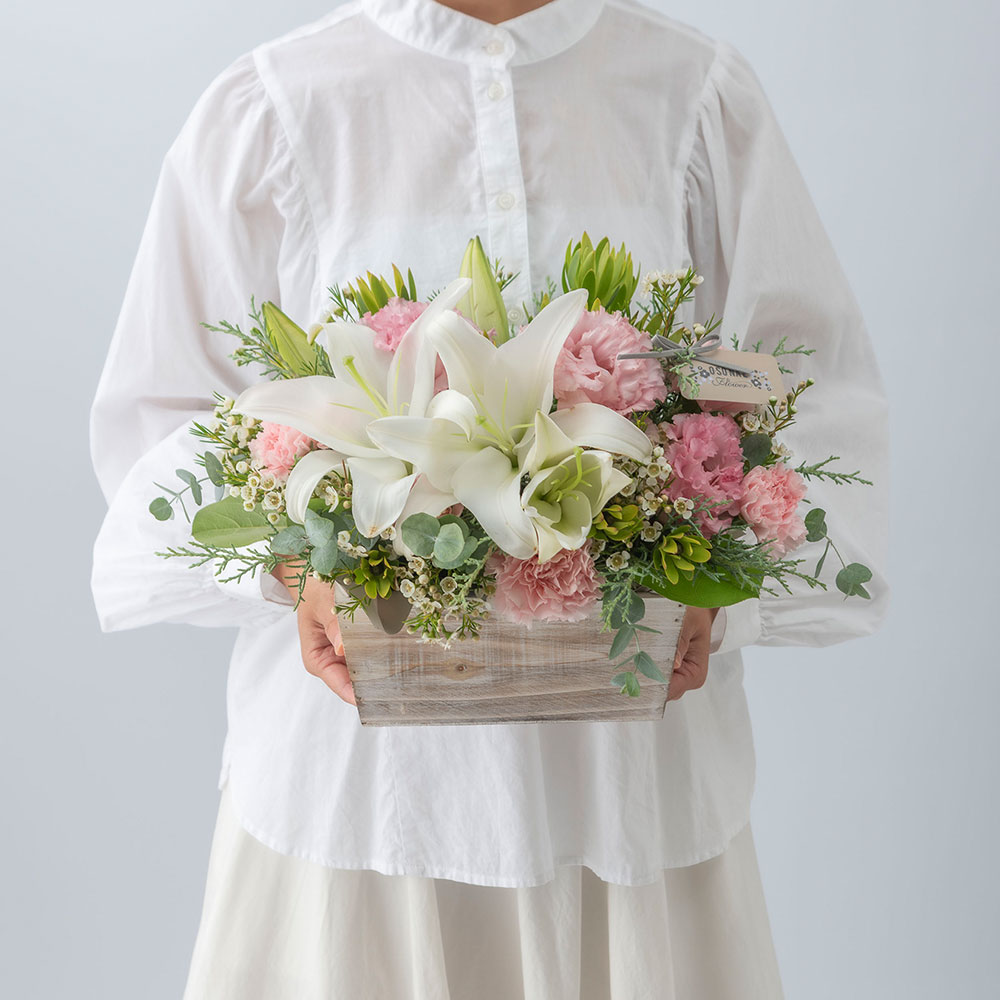 【お供え用】 O・SO・NA・E flower 「冬のウッドボックスアレンジメント」