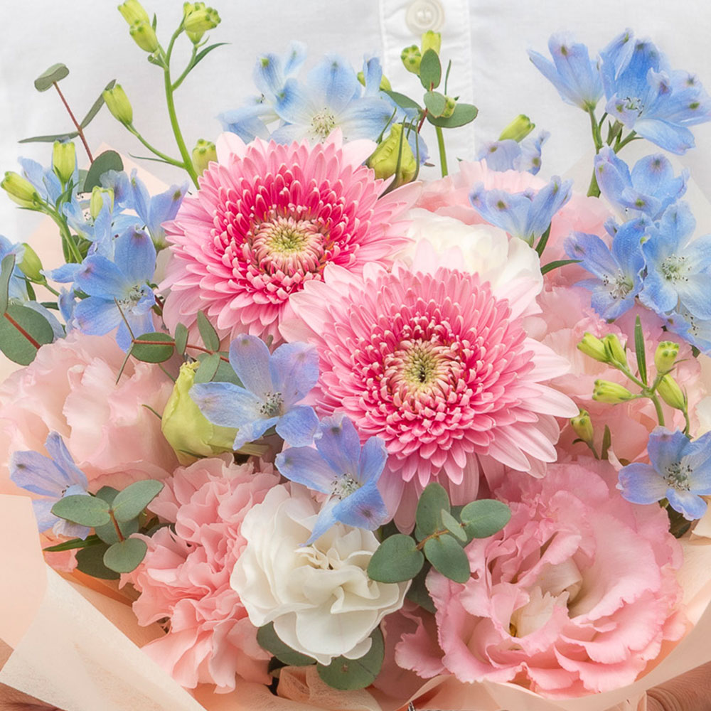 6月旬の花 デルフィニウム アレンジメント「フィエスタロ―ズ」