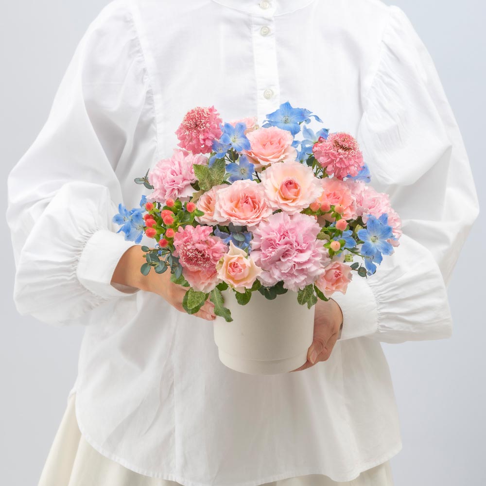6月旬の花 デルフィニウム アレンジメント「セレーノ」