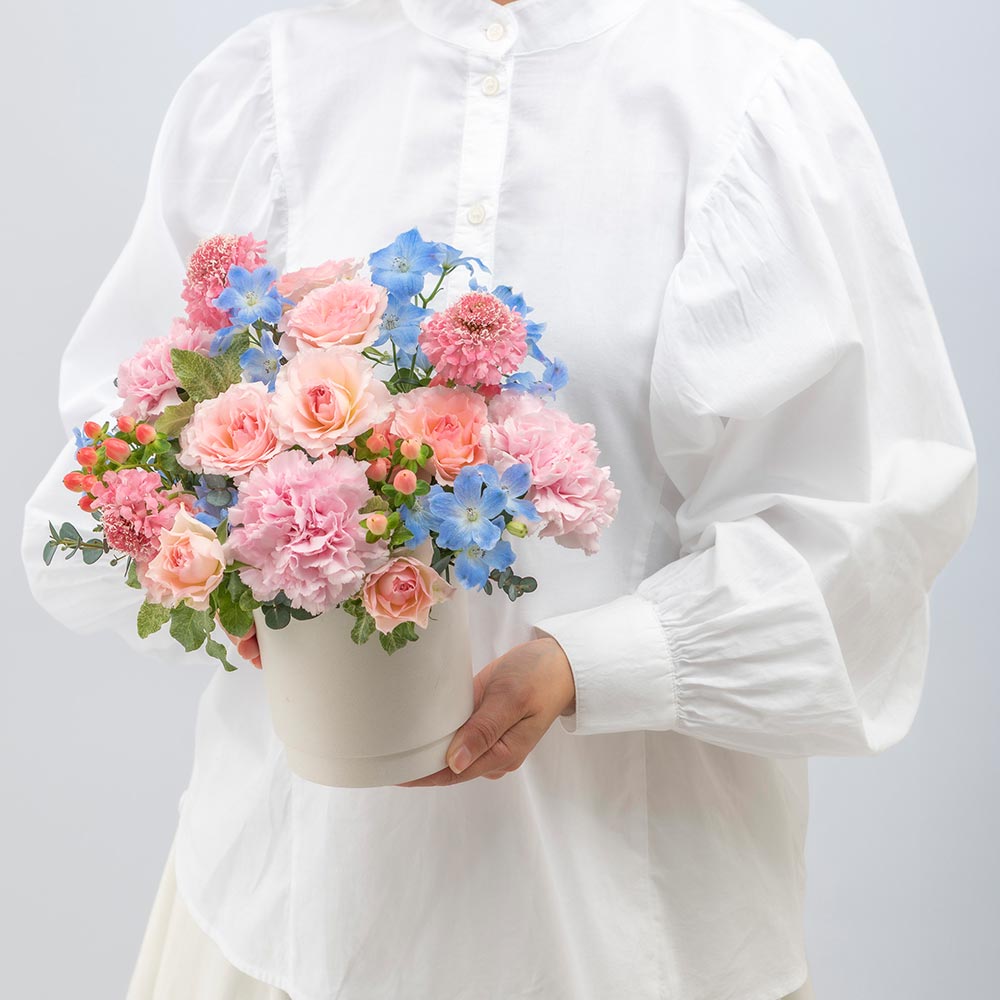 6月旬の花 デルフィニウム アレンジメント「セレーノ」