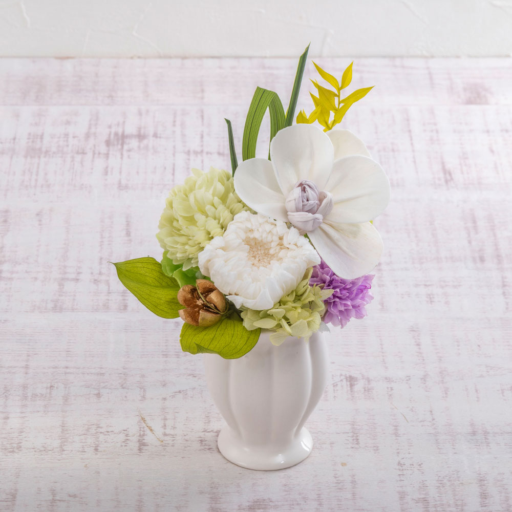 【お供え用】 プリザーブド＆アーティフィシャルフラワーアレンジメント「和灯（あかり）」