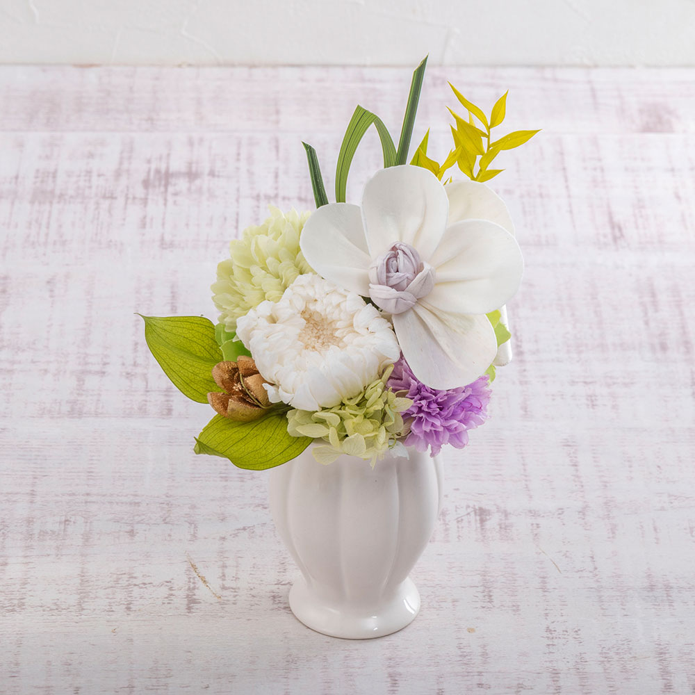 【お供え用】 プリザーブド＆アーティフィシャルフラワーアレンジメント「和灯（あかり）」