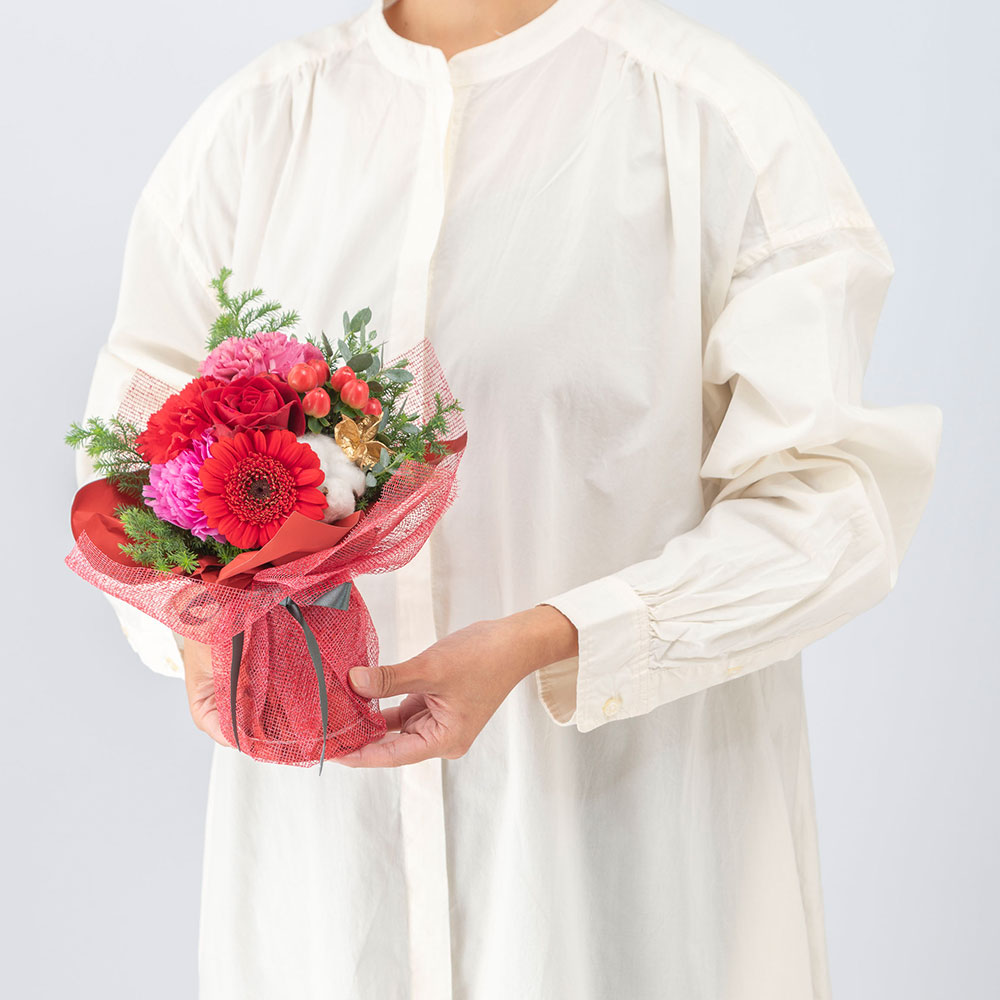 12月旬の花 バラ そのまま飾れるブーケ「カーマイン」