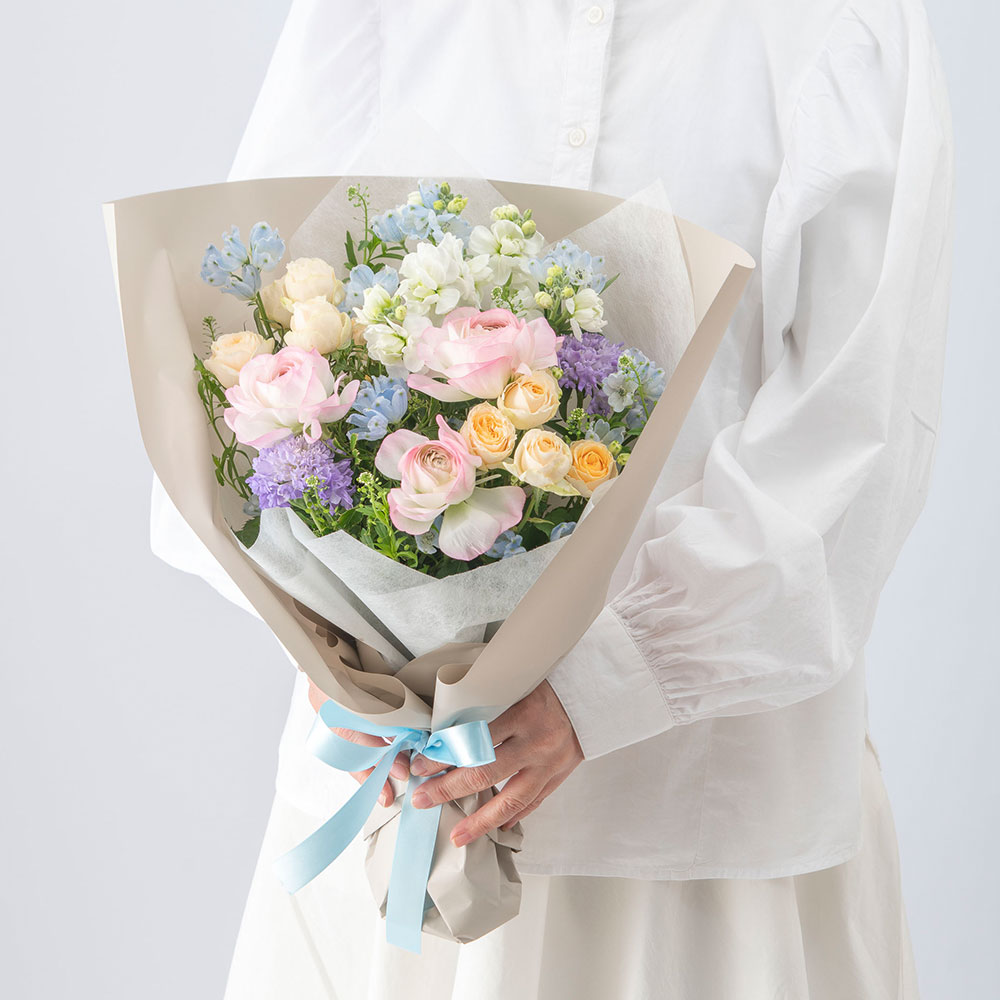 【最短翌日届け】3月旬の花 ラナンキュラス 花束「ラヴィサン」