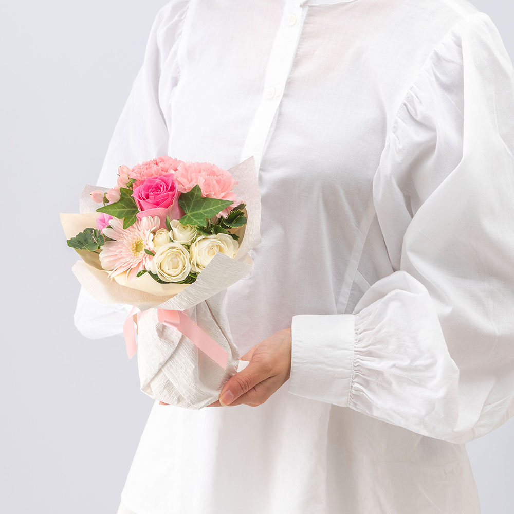 春の旬の花 バラ そのまま飾れるブーケ「アドラーブル」