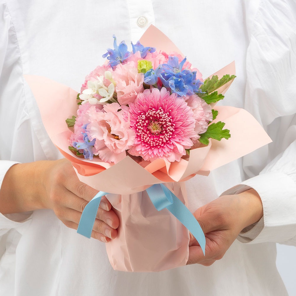 6月旬の花 デルフィニウム そのまま飾れるブーケ「ソレイユ」