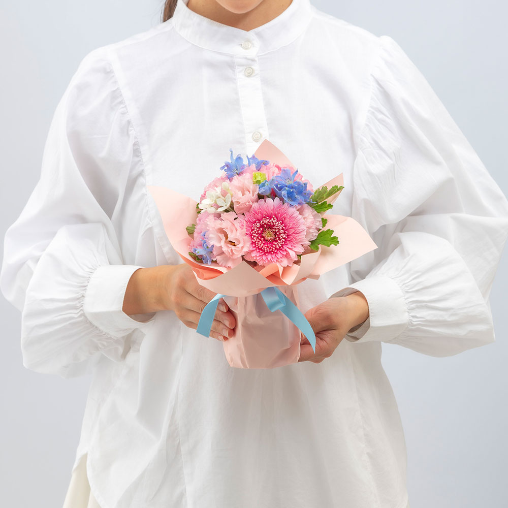 6月旬の花 デルフィニウム そのまま飾れるブーケ「ソレイユ」