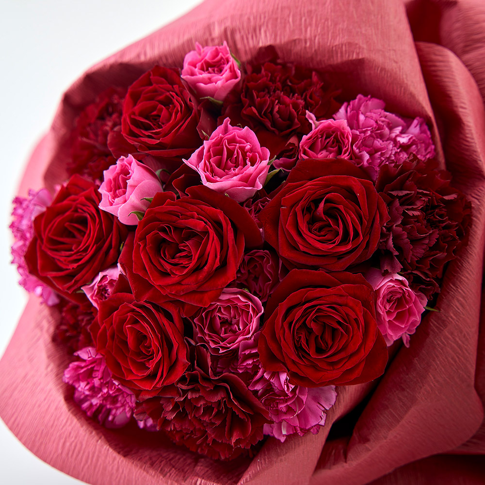 バラの形の花束ペタロ・ローザ「シャイニングレッド」