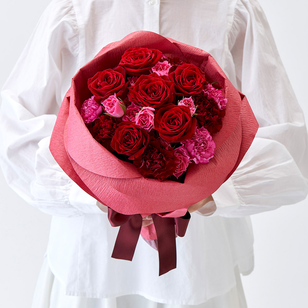 バラの形の花束ペタロ・ローザ「シャイニングレッド」