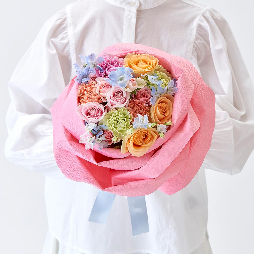 バラの形の花束ペタロ・ローザ「フェミニンミックス」