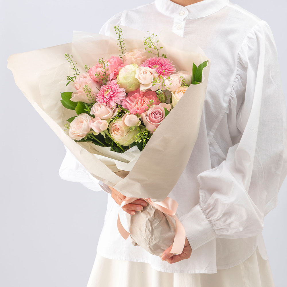 【5月12～14日お届け】母の日 春の旬の花 バラ 花束「ブリエ」