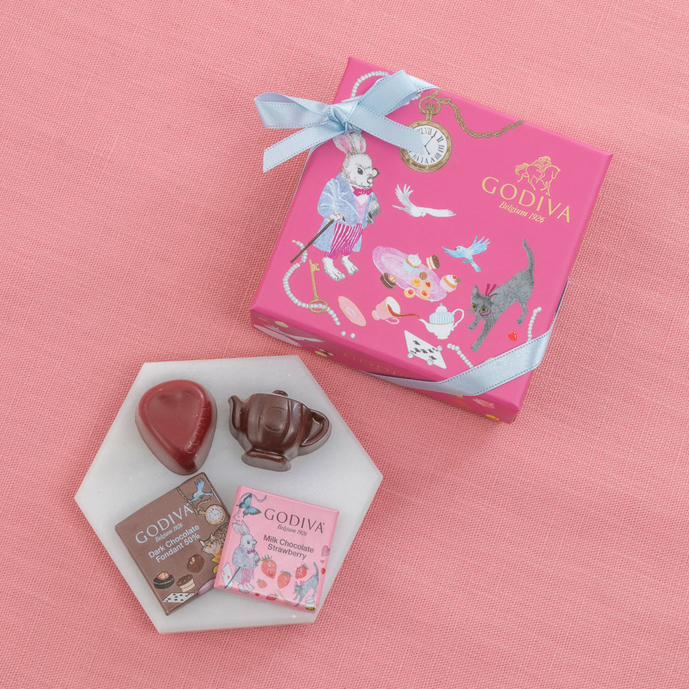ゴディバ「アリスのティーパーティ アソートメント」とアレンジメントのセット