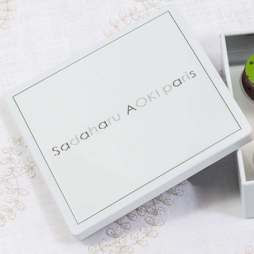 サダハル・アオキ「AOKI2026」とアレンジメントのセット