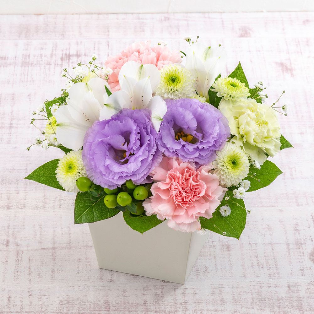 【お供え用】 日本香堂「花風 進物 四種入」とアレンジメントのセット